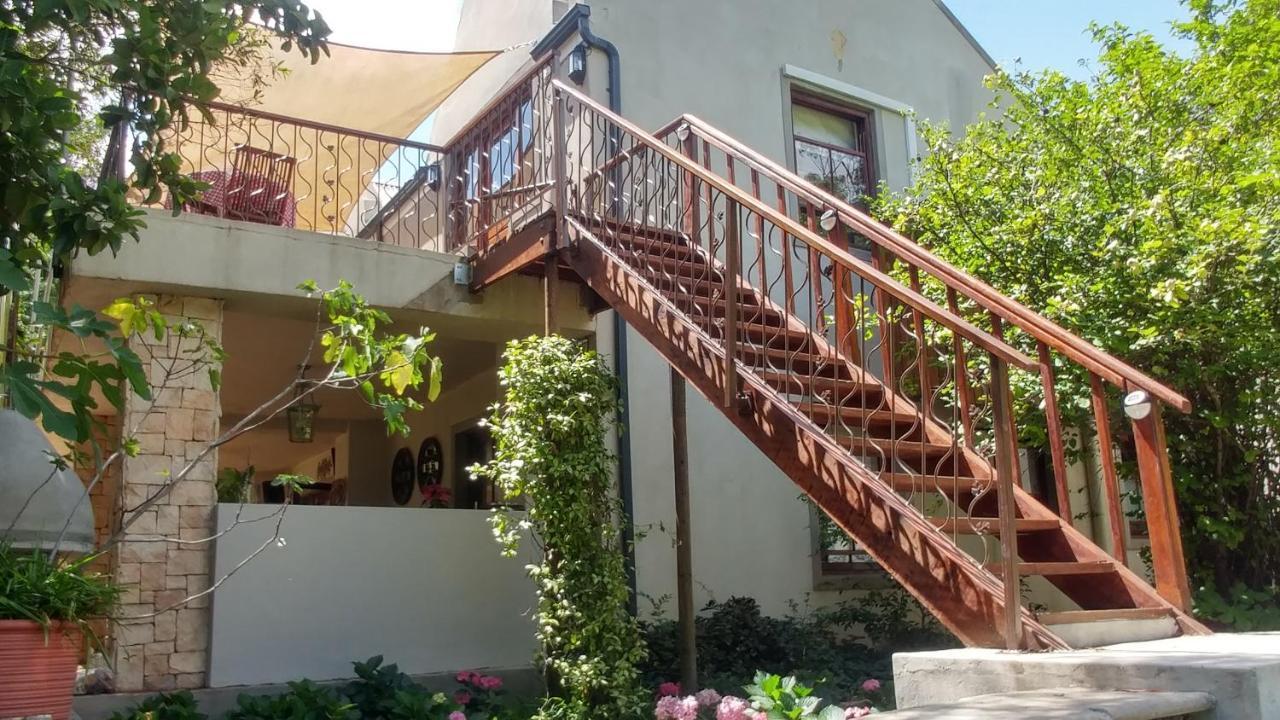 Aan De Vliet Guest House 스텔렌보스 외부 사진