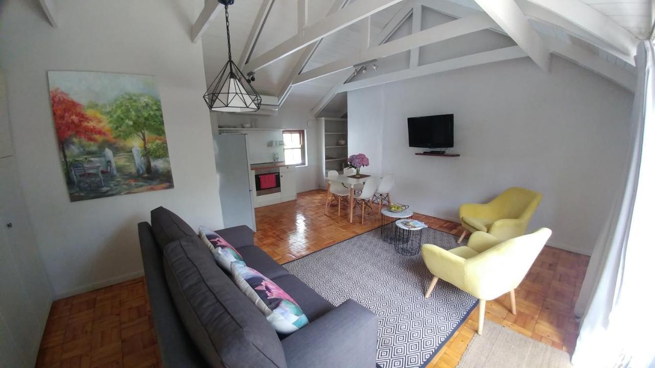 Aan De Vliet Guest House 스텔렌보스 외부 사진